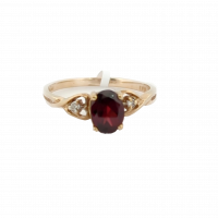 Estate Oval-Faceted Garnet & Diamond Ring